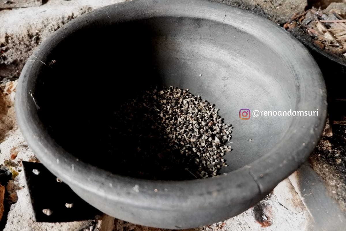 Samba Ayam Galundi atau Ayam Itam dari Sulit Air