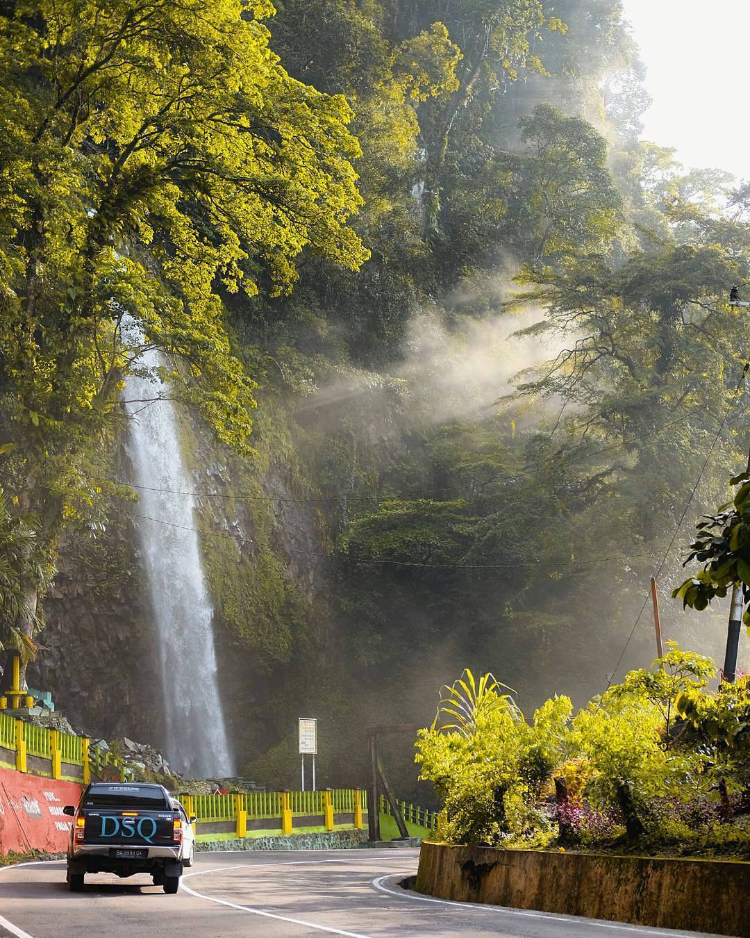 Foto Air Terjun Lembah Anai oleh uni @nidaharyadii